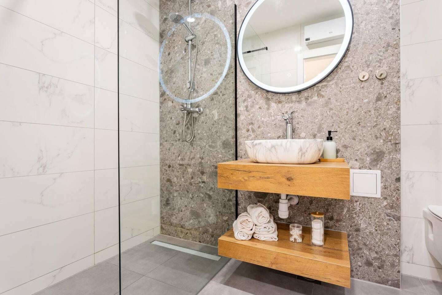 Center Apartment Pia Omiš Dış mekan fotoğraf