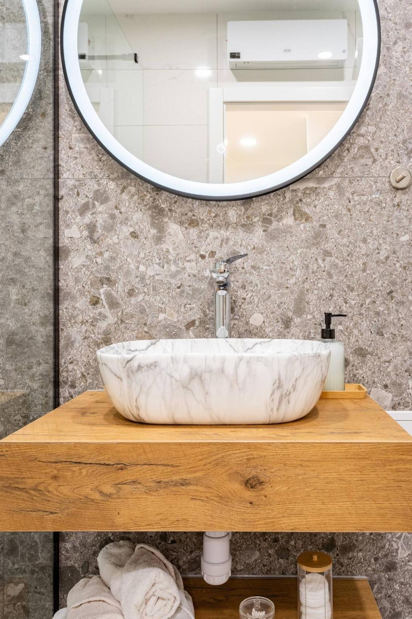 Center Apartment Pia Omiš Dış mekan fotoğraf